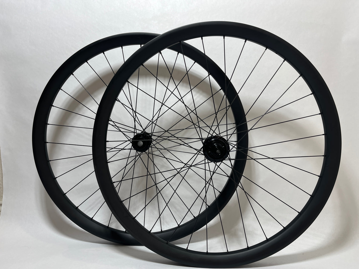 29" Industry Nine Hydra / 40mm Carbon Enduro Wheelset - (Boost/XD/Centerlock)