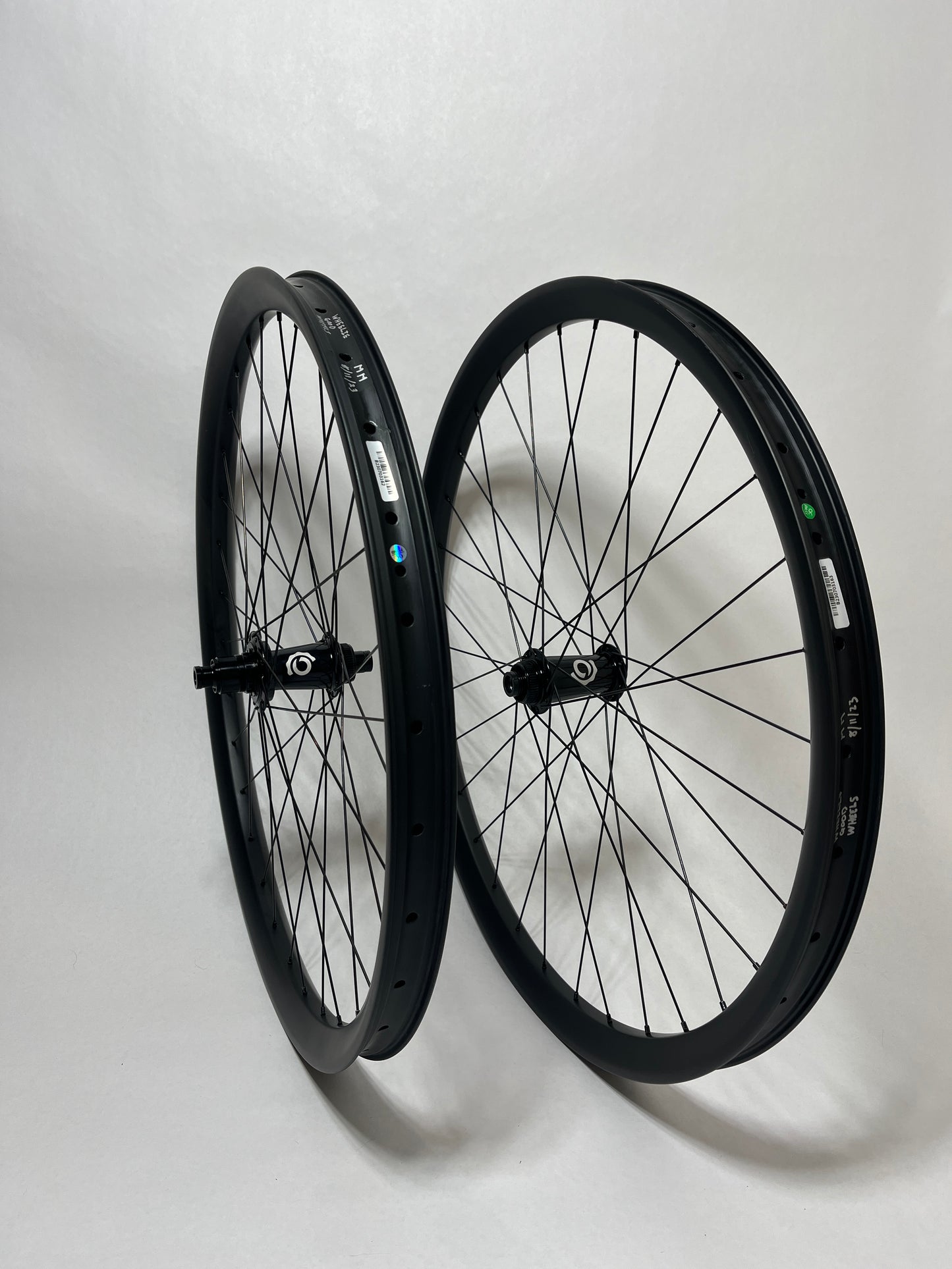 29" Industry Nine Hydra / 40mm Carbon Enduro Wheelset - (Boost/XD/Centerlock)