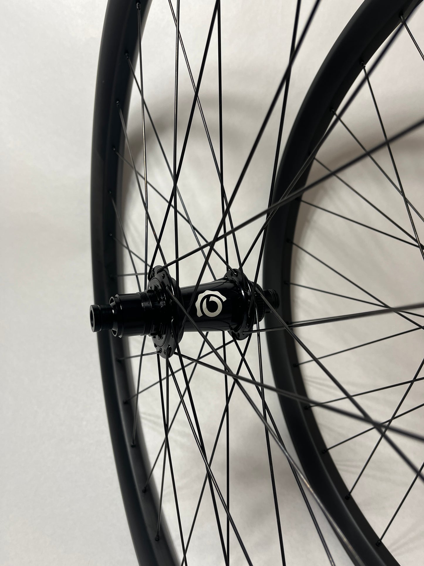 29" Industry Nine Hydra / 40mm Carbon Enduro Wheelset - (Boost/XD/Centerlock)