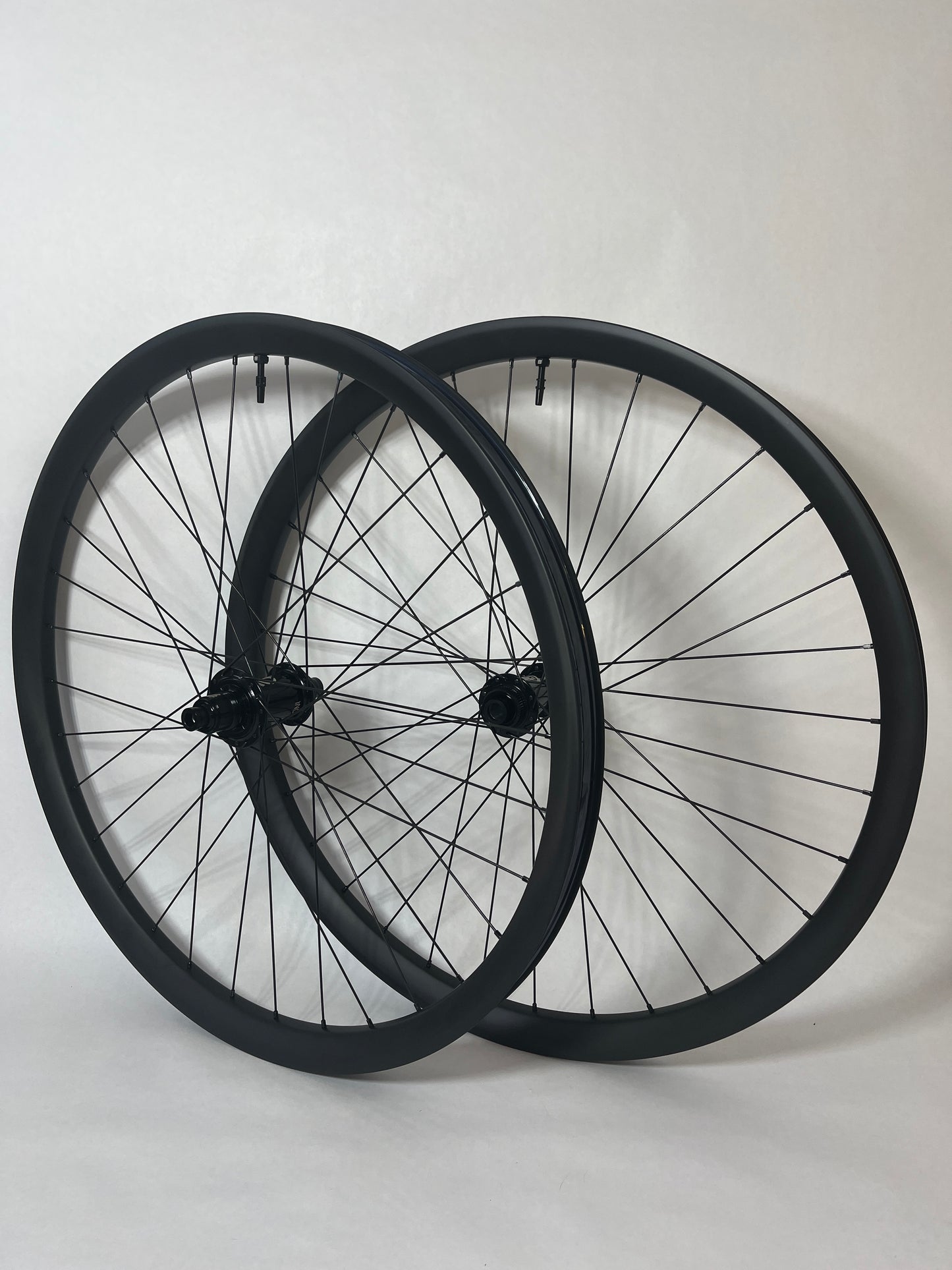 29" Industry Nine Hydra / 40mm Carbon Enduro Wheelset - (Boost/XD/Centerlock)