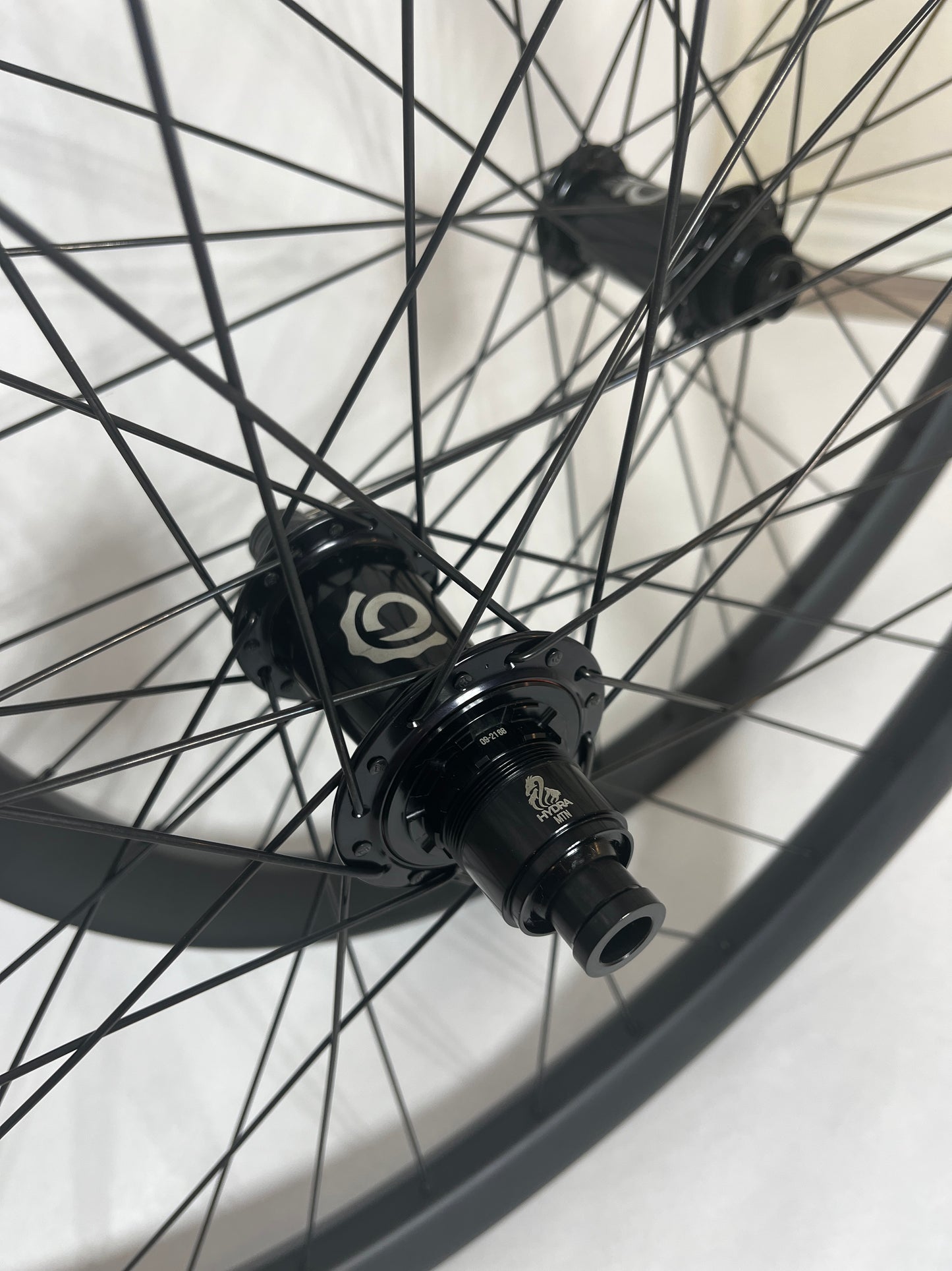 29" Industry Nine Hydra / 40mm Carbon Enduro Wheelset - (Boost/XD/Centerlock)