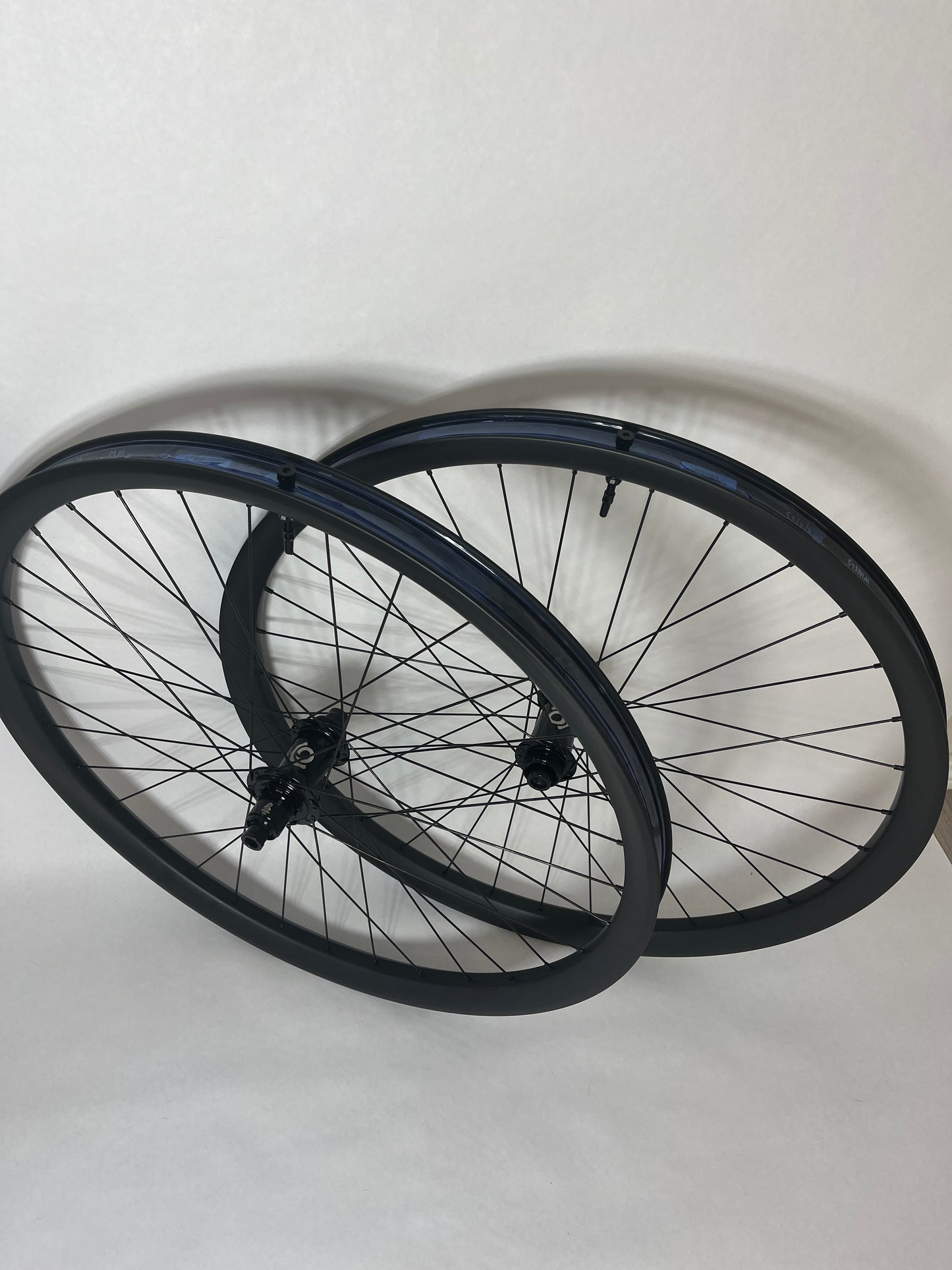 29" Industry Nine Hydra / 40mm Carbon Enduro Wheelset - (Boost/XD/Centerlock)